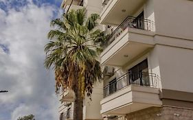 Hotel Pharos